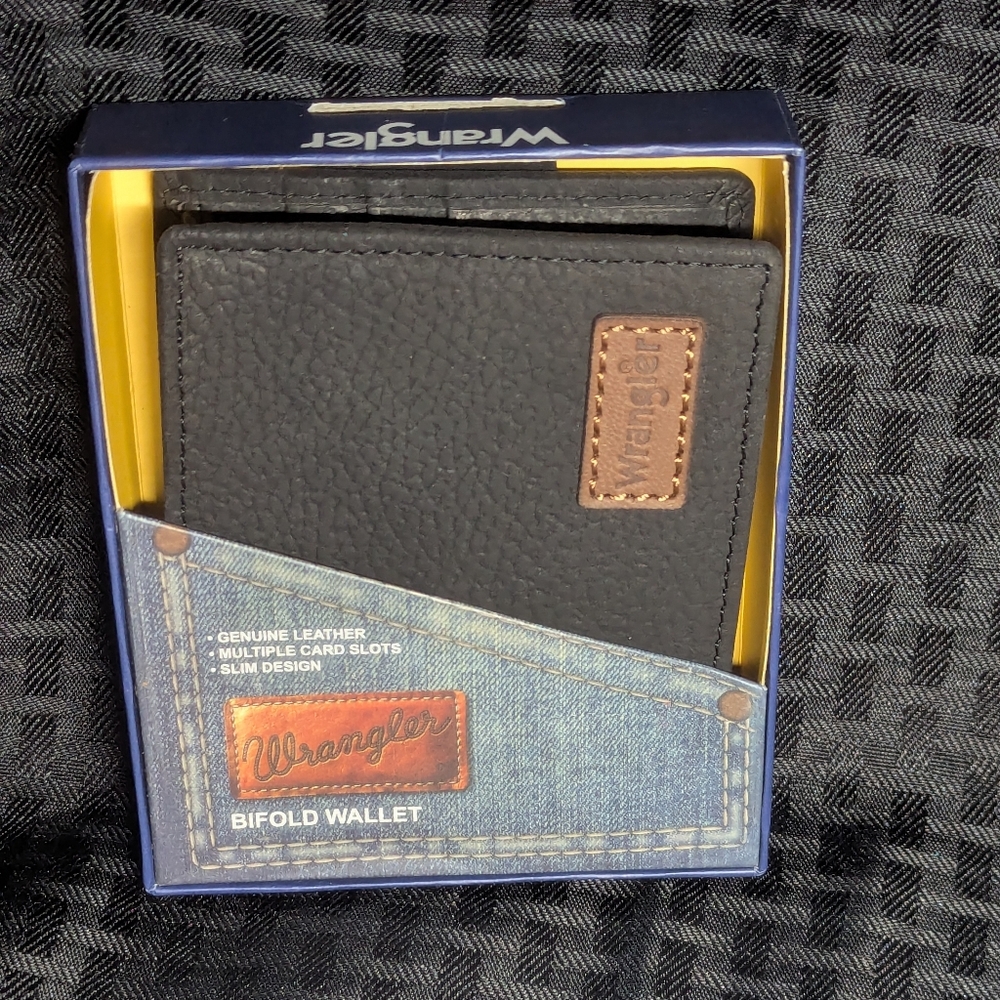 Black Leather Wrangler Bifold Double Slot Wallet.